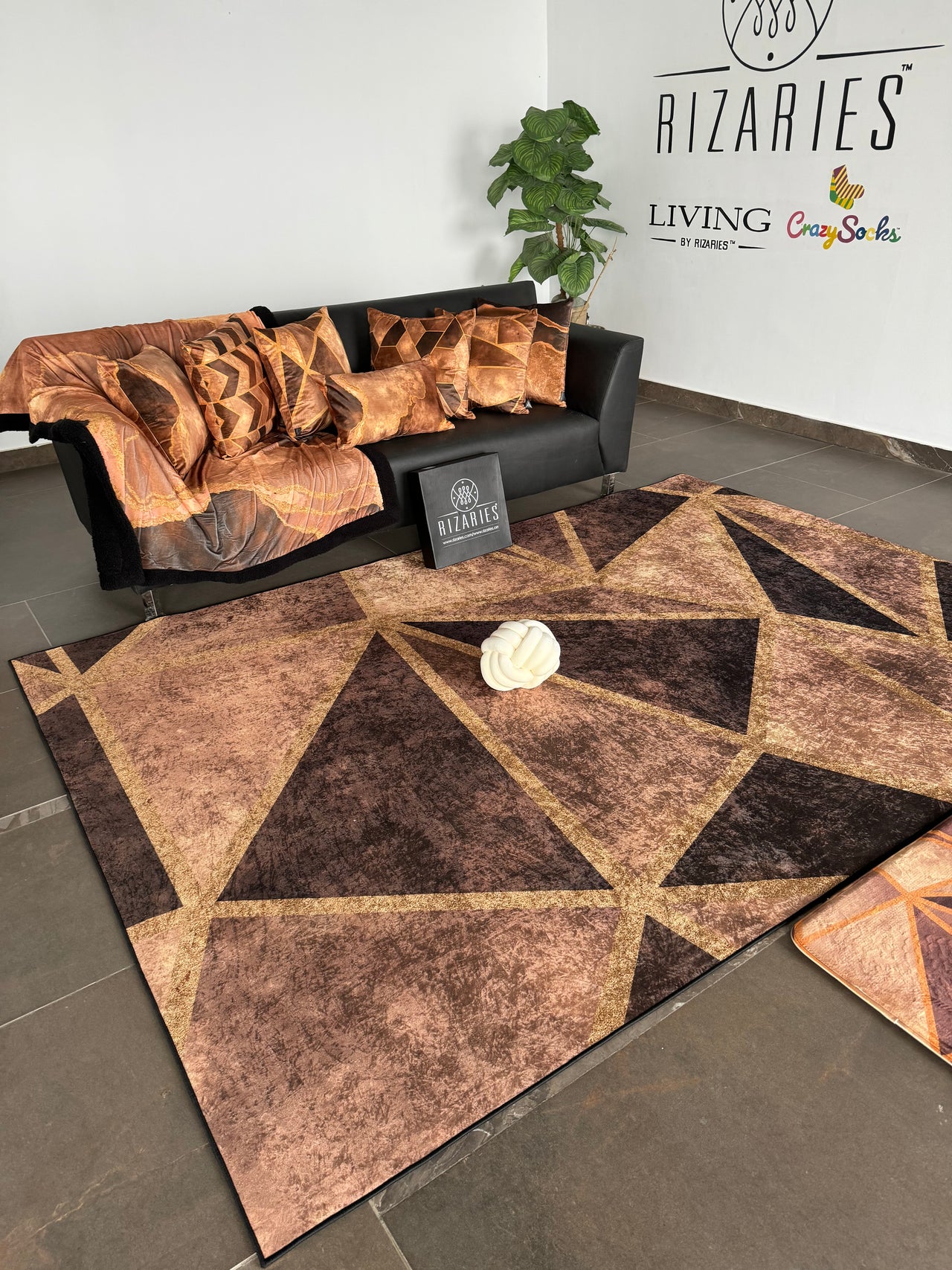 Copper Gold Triangle Centerpiece (Rug)