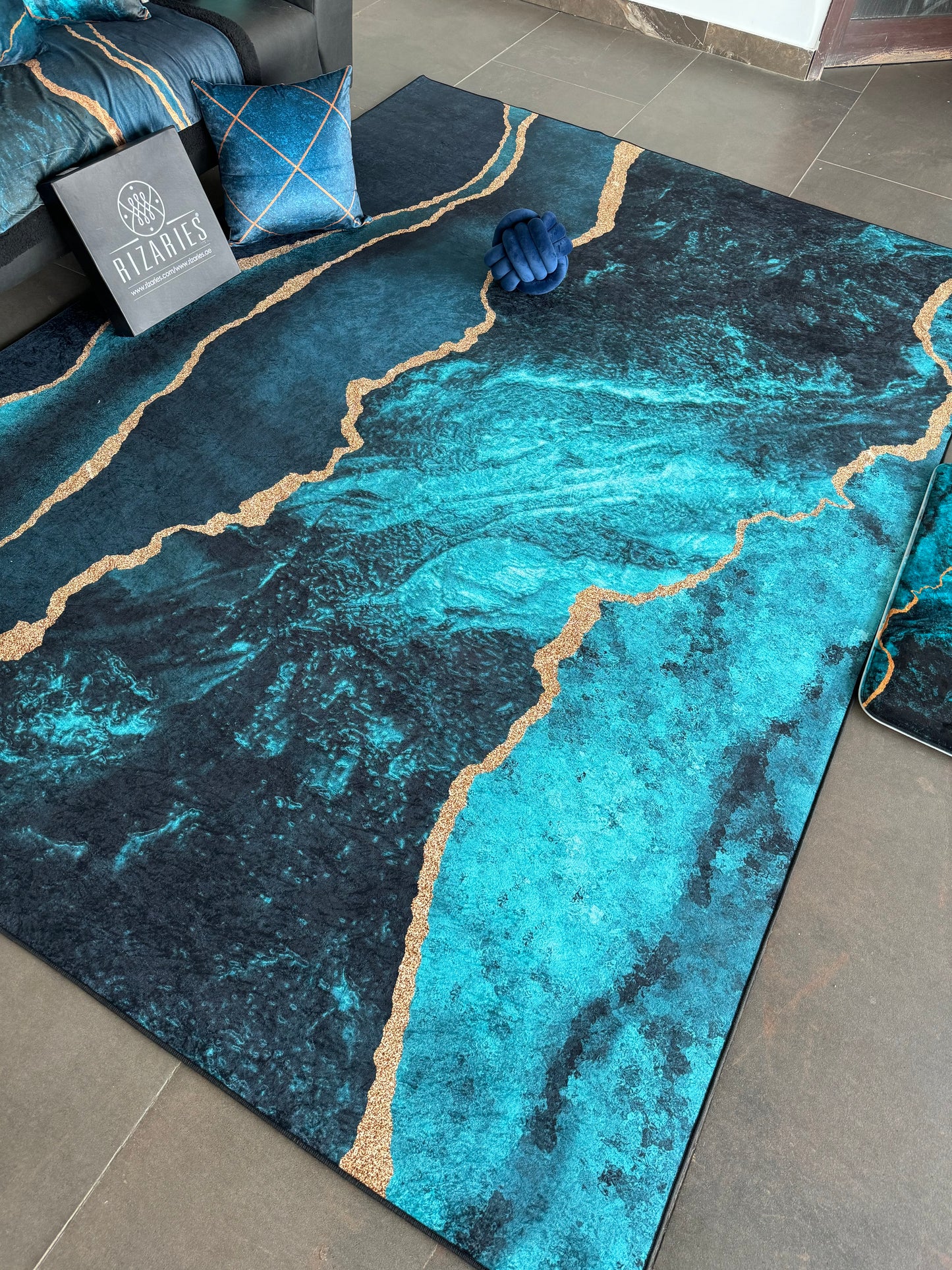 Teal Blue Gold Centerpiece (Rug)