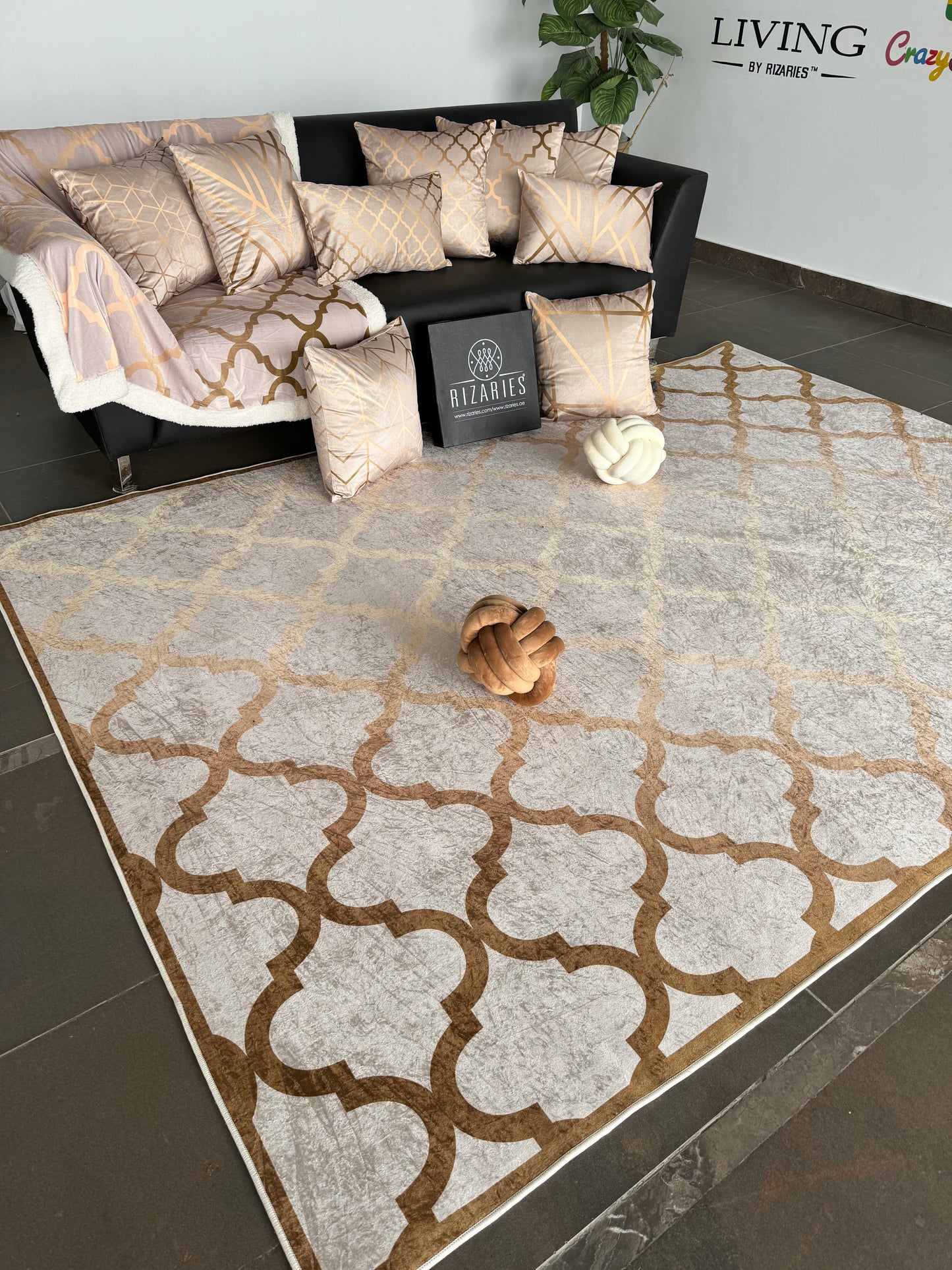 Copper Gold Quatrefoil Centerpiece (Rug)