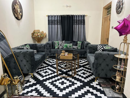 Black and White Geometric Centerpiece (Rug)