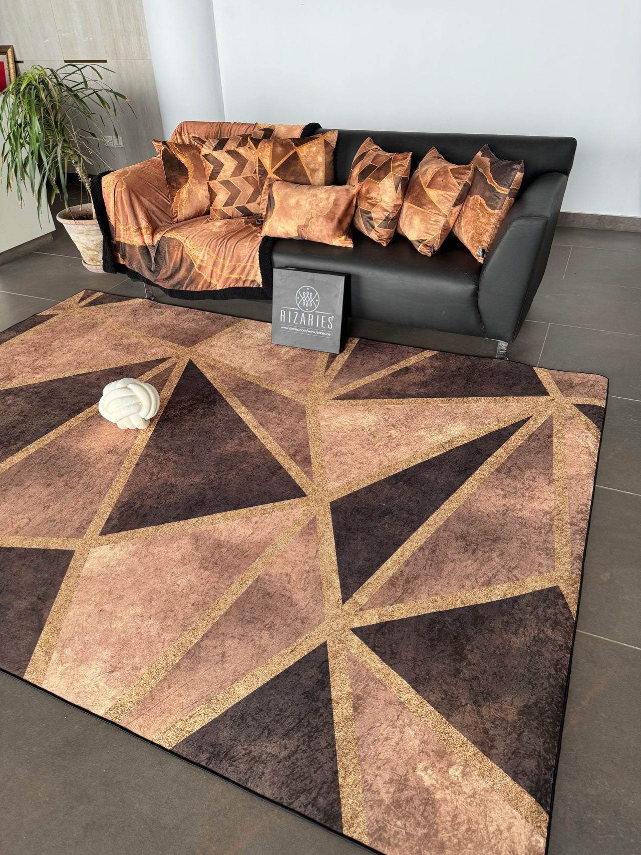 Copper Gold Triangle Centerpiece (Rug)