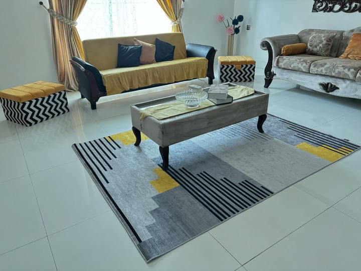 Black Lines Centerpiece (Rug)