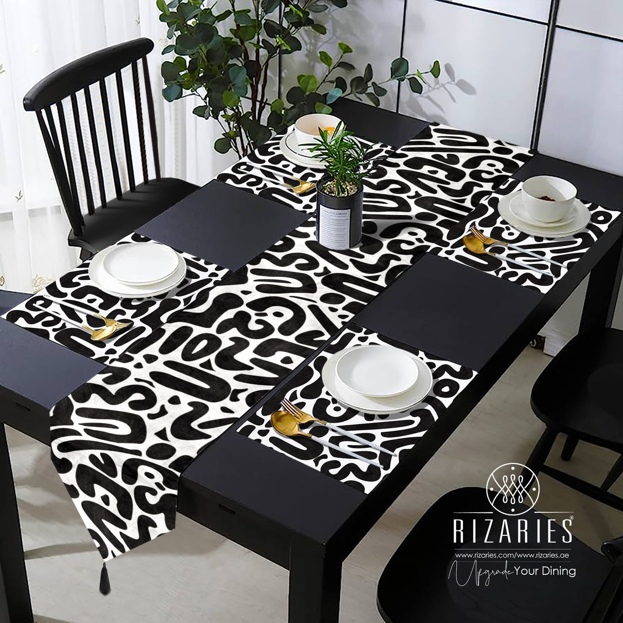 Black & White Abstract Table Style Set