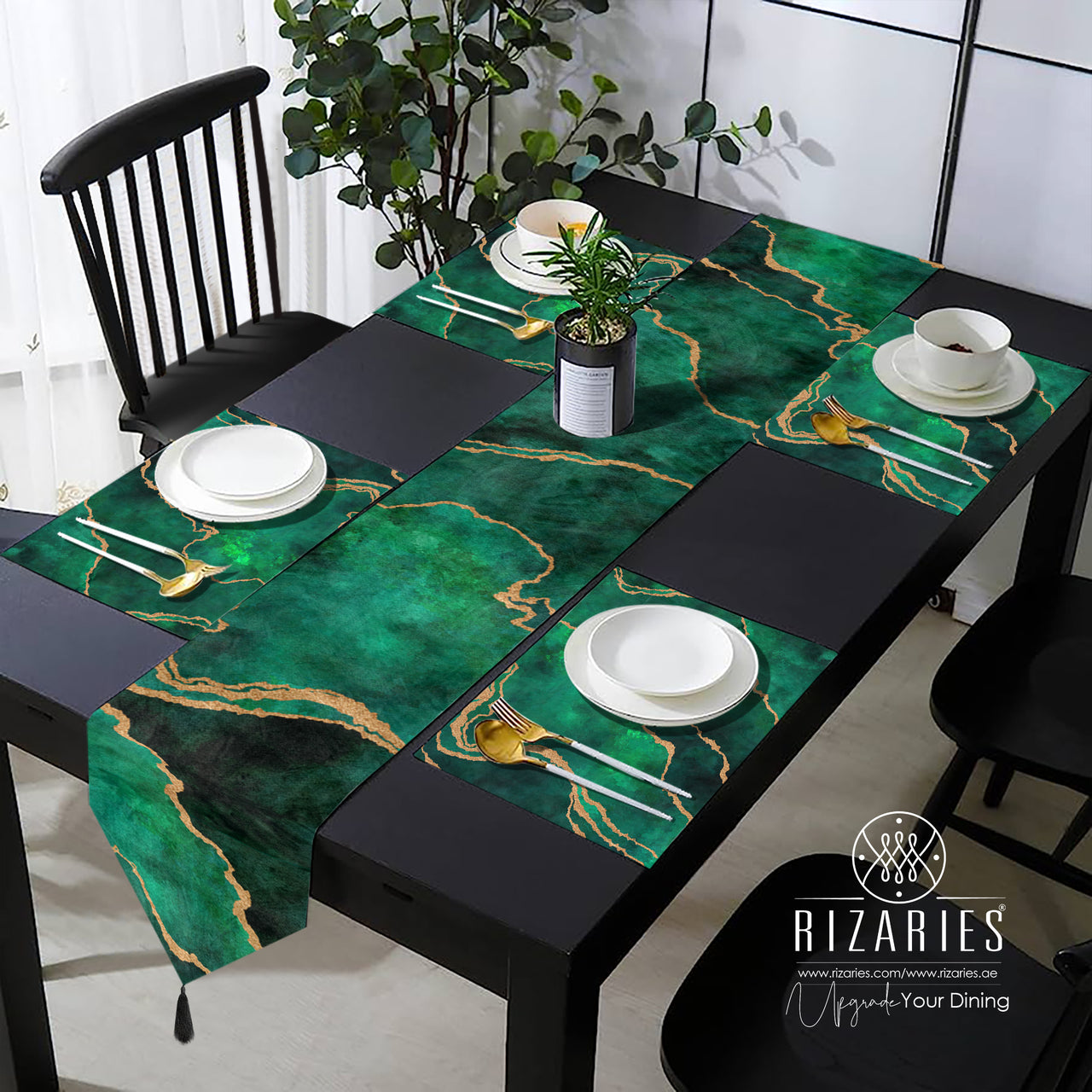 Green Abstract Table Style Set