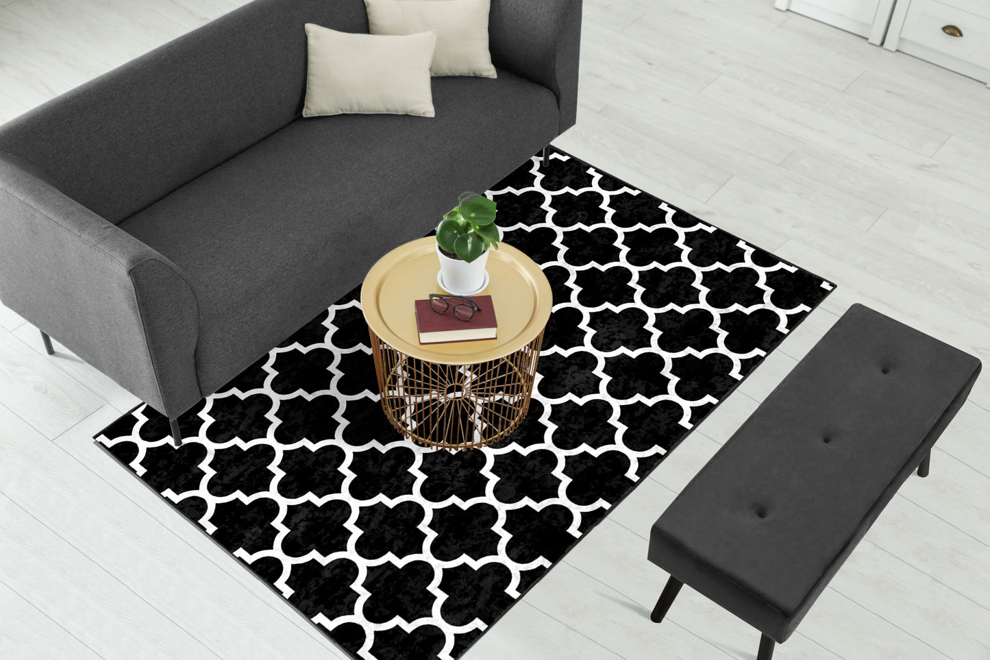 Black Quatrefoil Centerpiece (Rug)